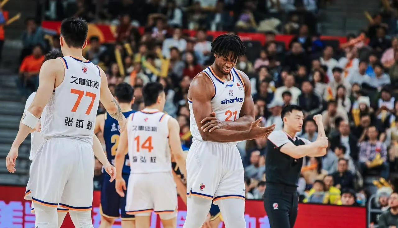 kaiyun开云-广东上海争夺俱乐部杯赛八强名额！五位国手缺席，杜锋赌进攻