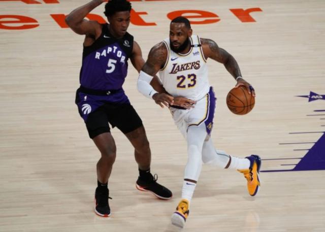 kaiyun开云-詹皇：没觉得过早复出 制定附加赛的人应该被解雇