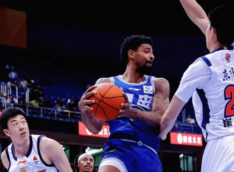 KAIYUN SPORTS-米奇出战36分钟，投篮16中12空砍36分15篮板1助攻3抢断3盖帽